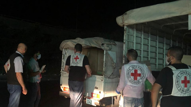 O CICV realizou uma distribuição preliminar de suprimentos médicos de emergência para 12 hospitais em Beirute e arredores. CICV